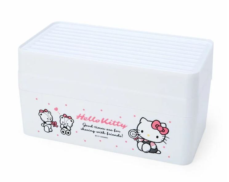 Sanrio Magnet Mask Case (Hello Kitty and Cinnamoroll)